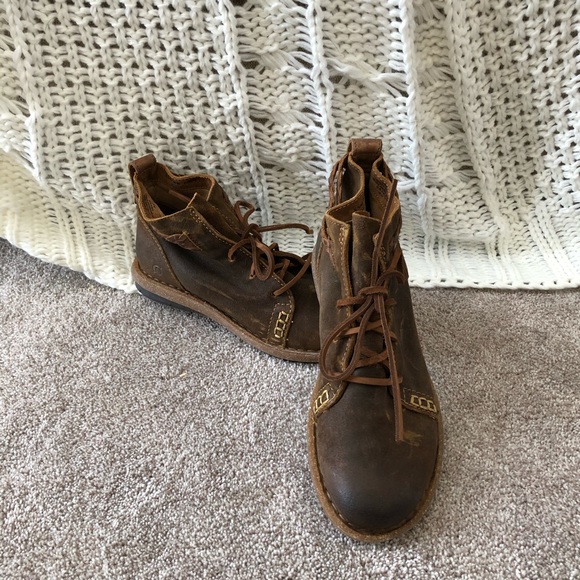 temple bootie by born